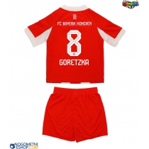 Otroški Nogometni dresi Bayern Munich Leon Goretzka #8 Domači 2025-26 Kratek Rokav (+ Kratke hlače)